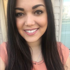 Meet your Posher, Alyssa